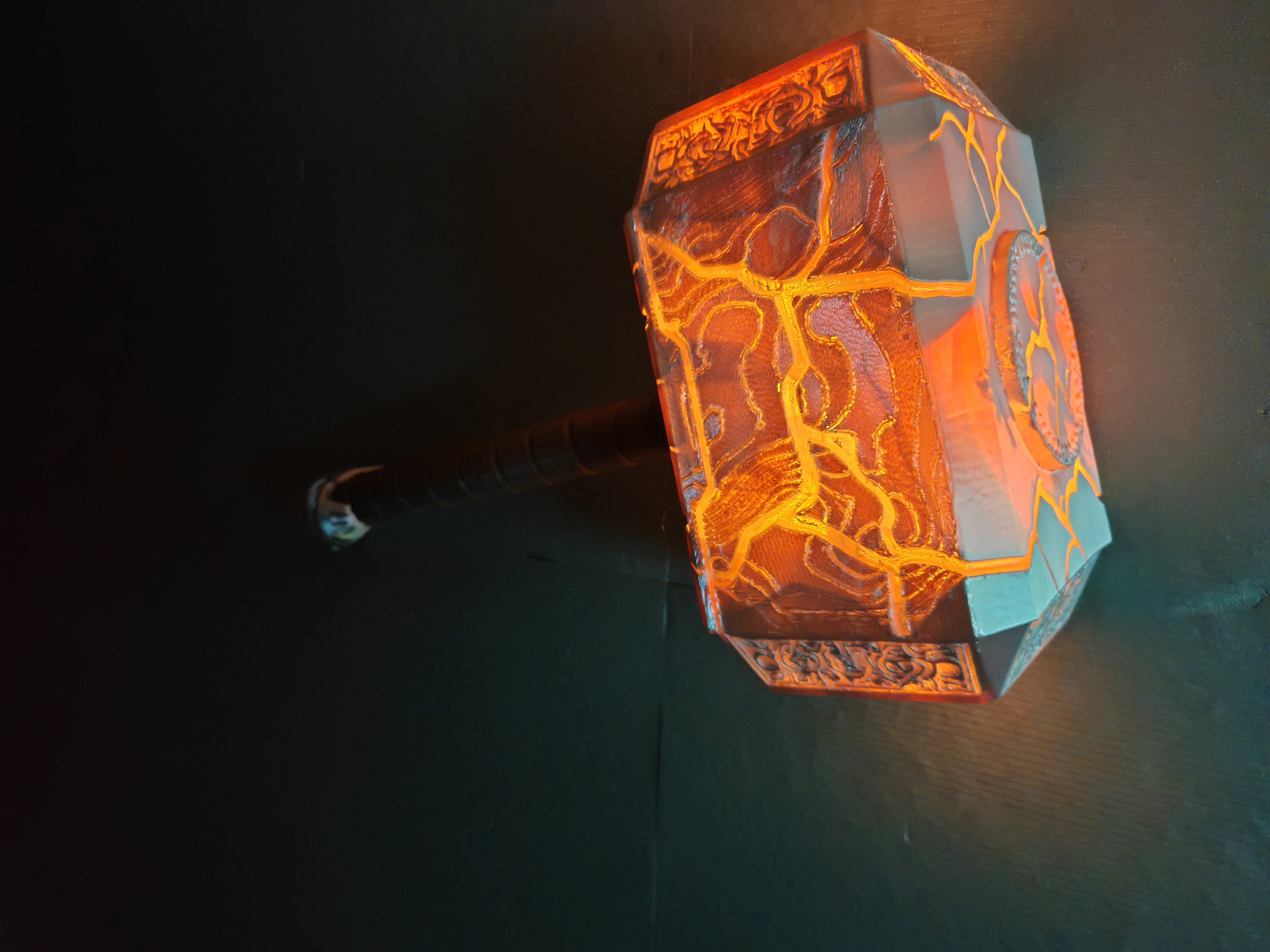Mjölnir – Thor's Hammer | 3D-Druck Unikat mit RGB-Beleuchtung