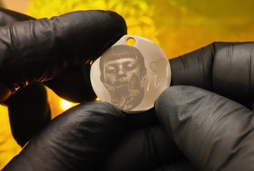 Schlüsselanhänger – Abgerundetes Rechteck 4×2 cm – Edelstahl 304 mit Lasergravur