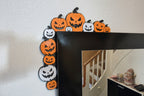 Halloween Kürbis Rahmen Deko an Spiegel – Detailansicht