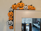 Halloween Kürbis Rahmen Deko an Türrahmen – Frontansicht
